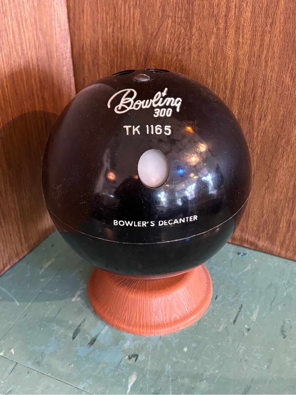 Vintage bowling ball bar set decanter shot glasses kitschy plastic